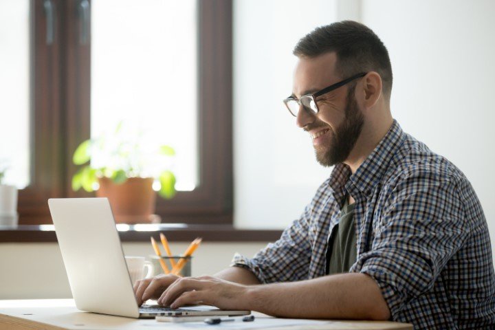 IT Consultant working